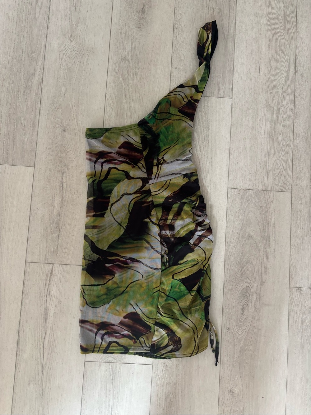 Prettylittlething One-Shoulder Abstract Print Mini Dress in Green